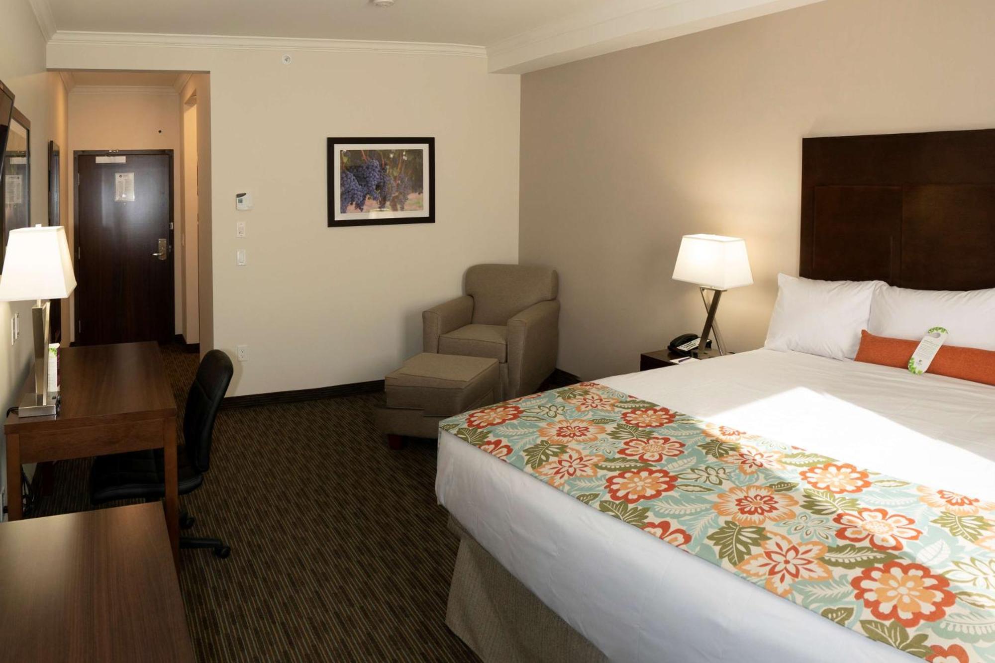 Coast Oliver Hotel Екстериор снимка
